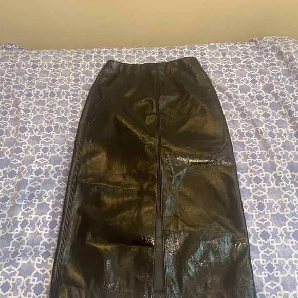 Black vinyl GAP skirt, NWT - Picture 5 of 5